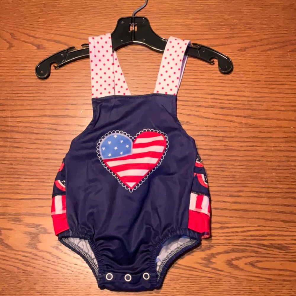 Honeydew brand - patriotic heart romper - New